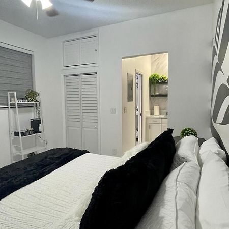 Cozy Studio, Prime Location, Remodeled, 1 Parking West Palm Beach Kültér fotó