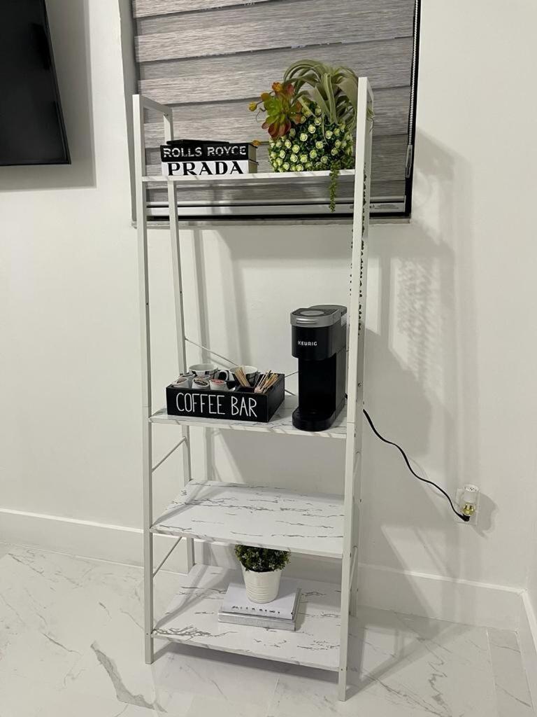 Cozy Studio, Prime Location, Remodeled, 1 Parking West Palm Beach Kültér fotó